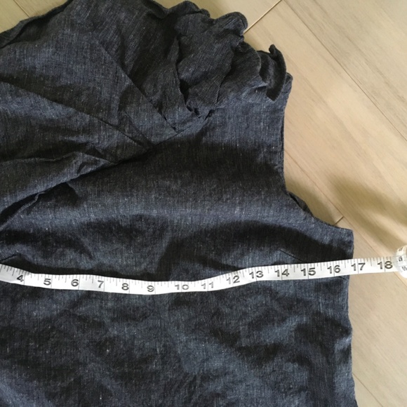 Banana Republic grey chambray top - Picture 3 of 9